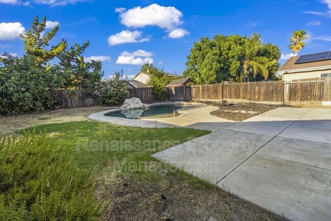Foto del edificio - 433 Glenbriar Cir