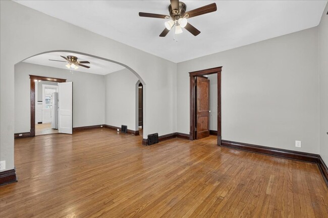 Building Photo - 5038 Tholozan Ave