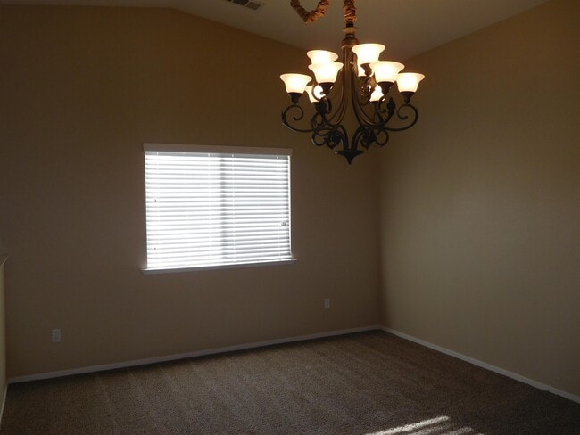 Building Photo - 983 Boxwood Ln