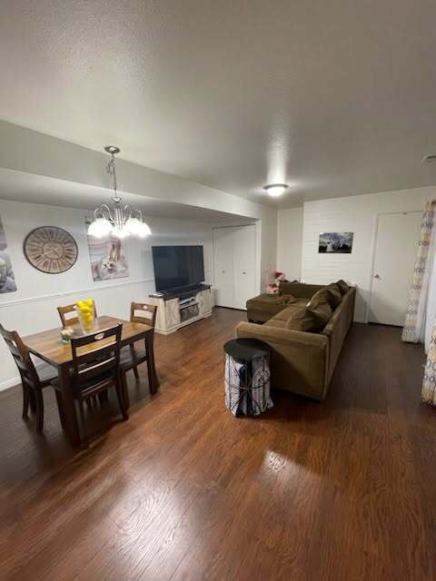 Foto del edificio - 1727 Willowbrook Dr