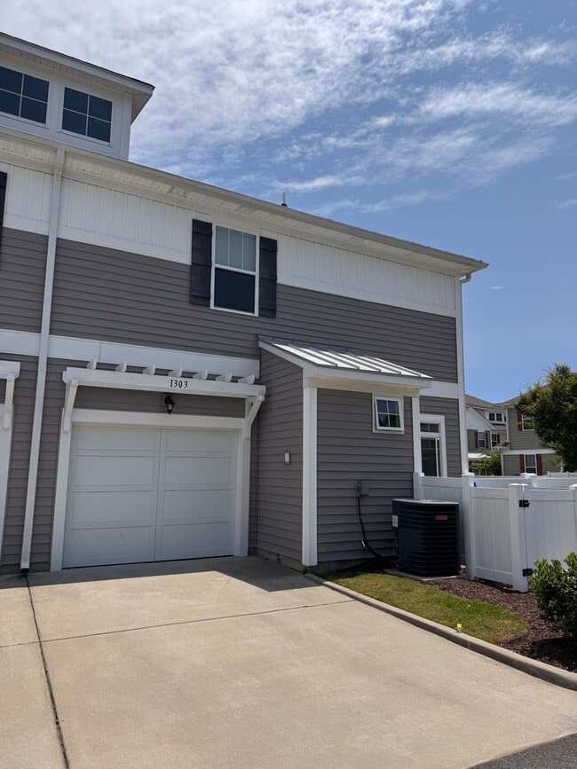 Building Photo - 1303 Tides Edge Ct