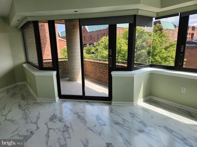 Foto del edificio - 1015 33rd St NW