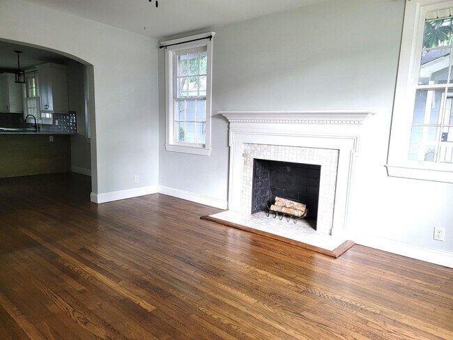 Foto del edificio - 715 E 35th St