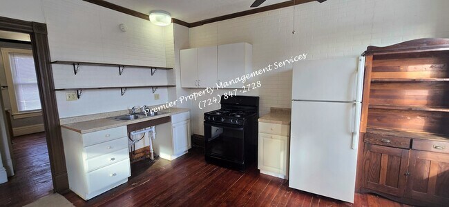 Foto del edificio - 102 S Main St