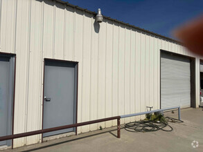 Building Photo - 13265 Hanford Armona Rd