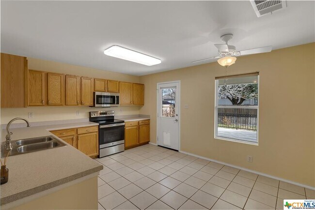 Building Photo - 2051 Dragon Trail
