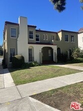 Building Photo - 2021 N Vermont Ave
