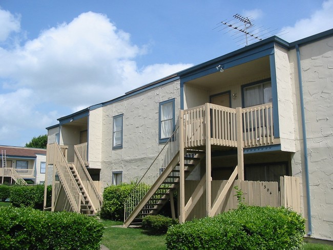 Bayou West Apartments - Bayou West Apartment