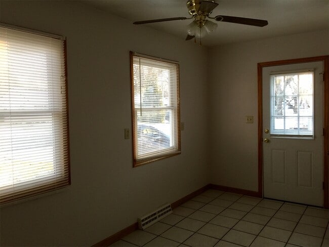 Building Photo - 301 Terrace Way