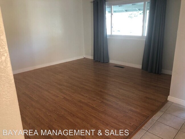 Foto del edificio - 3 br, 2 bath House - 36444 Peugeot Place