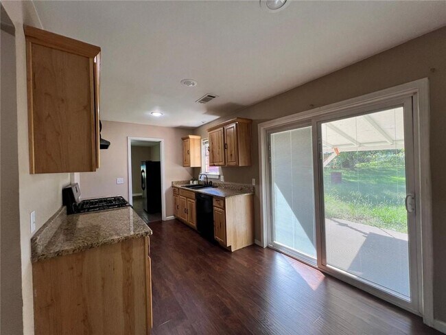 Building Photo - 1502 White Rd