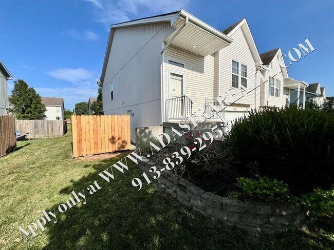 Foto del edificio - Beautiful 4 Bed Townhome in Gardner-Coming...