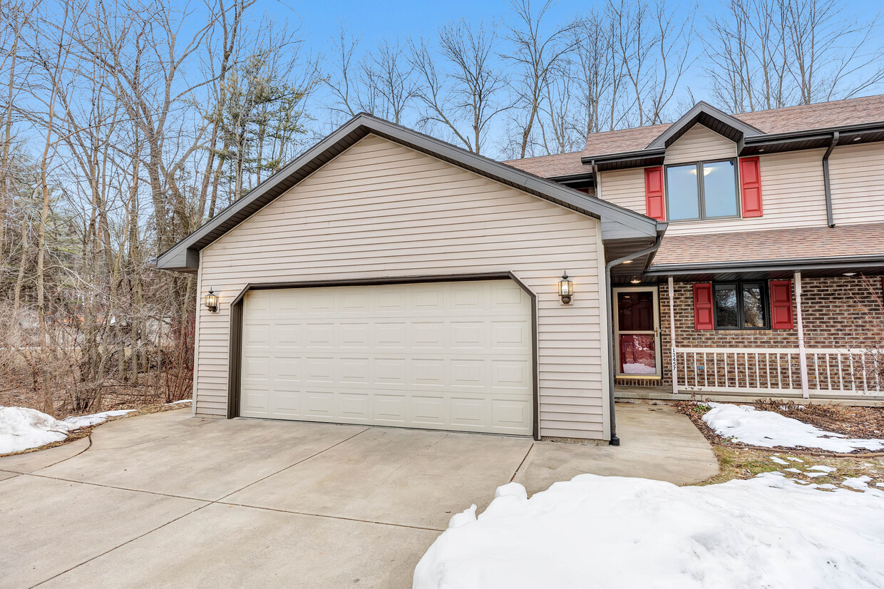 Primary Photo - 13457 Velp Ave