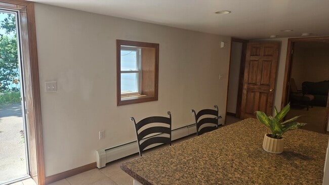Building Photo - 113 Oak Ridge Dr