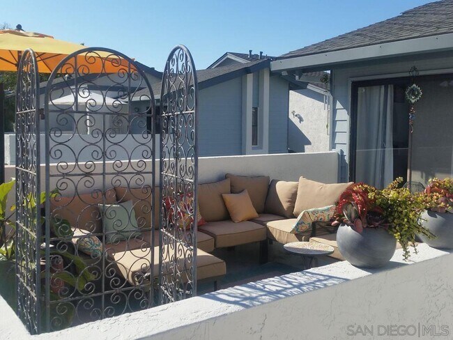 Foto del edificio - 4085 Crystal Dawn Ln