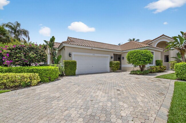 Foto del edificio - 4465 Barclay Fair Way