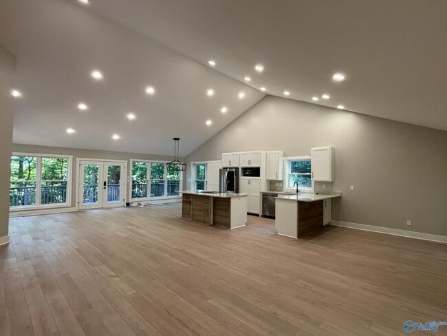 Building Photo - 245 Pine Ridge Rd