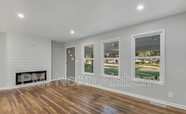 Foto del edificio - 3901 Vogel Dr NW