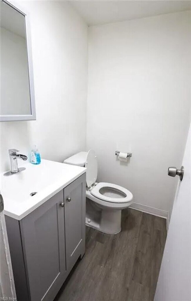 Building Photo - 3BD/ 1.5 BA Home for Rent- Cleveland