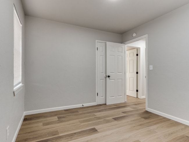 Building Photo - 1156 SE 19th Terrace