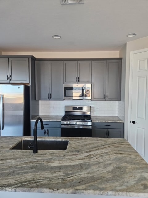 Foto del edificio - 646 W Calle Espadero