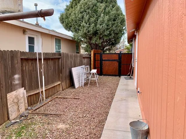 Primary Photo - 408 Carfax Pl SW