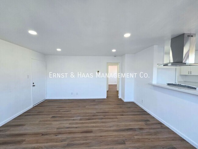 Foto del edificio - 4300 E 5th St