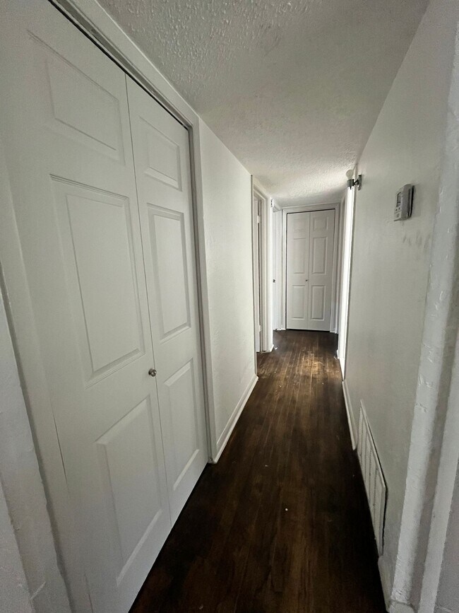 Foto del edificio - 5808 NW Kinyon Ave