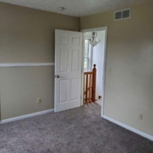 Foto del edificio - 2/3 Bed Room 1 ½ Townhouse for rent.