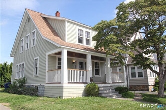 Building Photo - 371 Grovers Ave