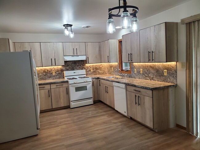 Kitchen - 509 N Indiana Ave