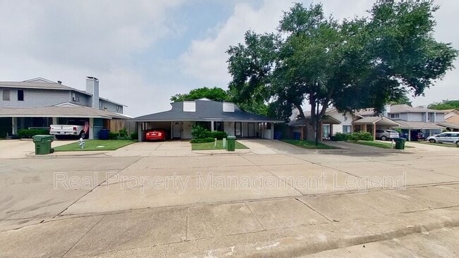 Building Photo - 727 Ticonderoga Drive