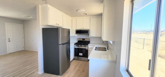 Building Photo - 6474 Camarilla Ave