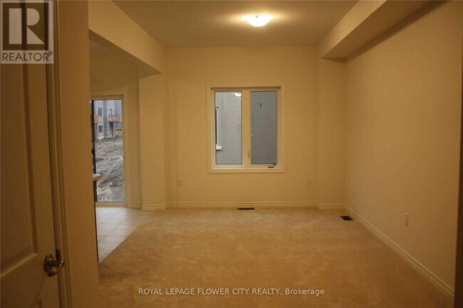 Photo du bâtiment - 103 Flagg Ave