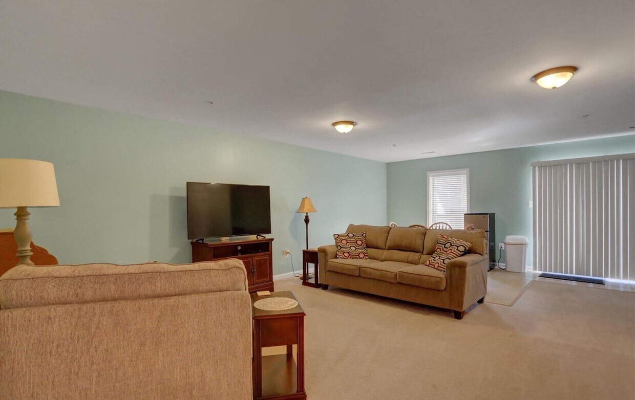 Primary Photo - 223 Green Fern Cir