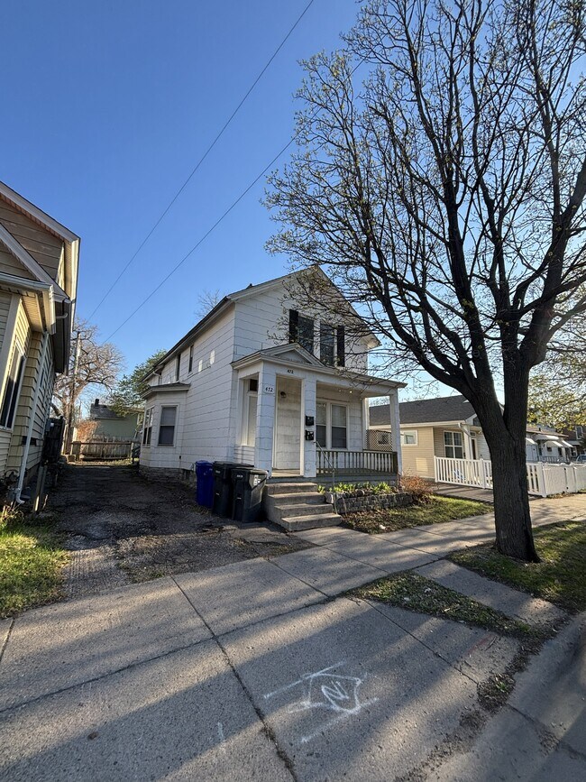 Building Photo - 472 Case Ave