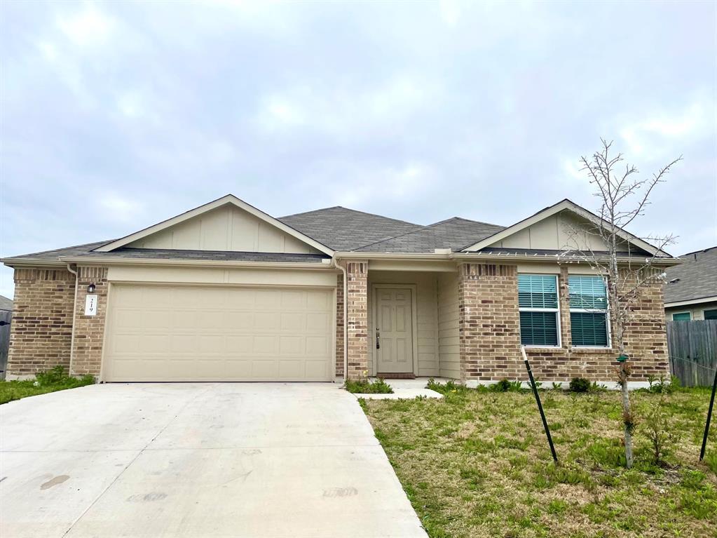 Foto principal - 219 Chickasaw Ln