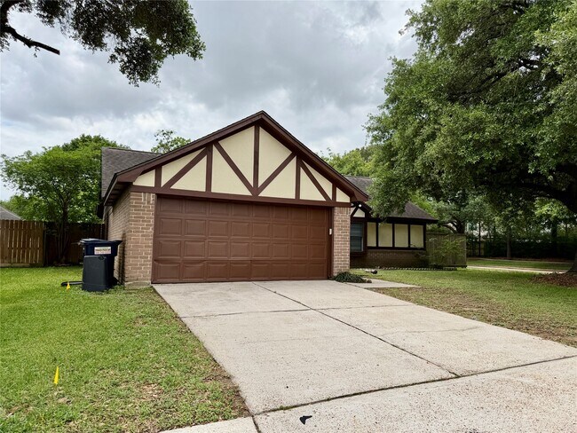 Foto del edificio - 19335 Diversion Dr