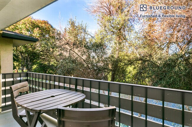 Foto del edificio - 235 Arlington Rd