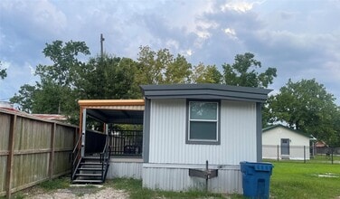 Building Photo - 2214 Myra St