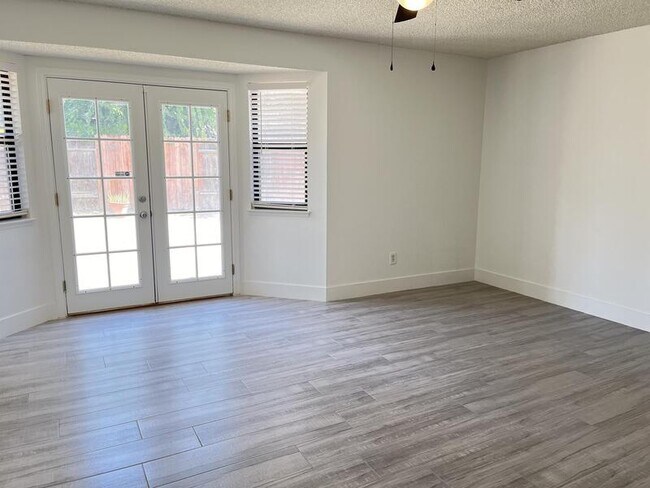 Building Photo - 3600 Bedrock Dr
