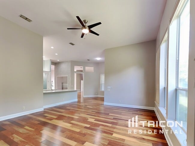 Building Photo - 340 S Mill View Way