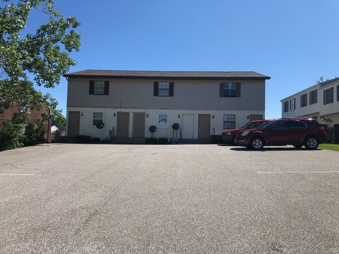 Foto del edificio - 4015-4025 Canterbury Dr