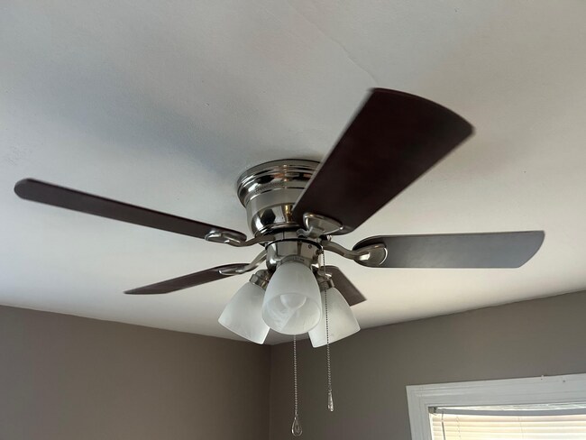 Foto del edificio - 735 Compton St