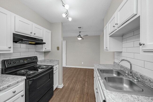 Building Photo - Ridgewood Apartments