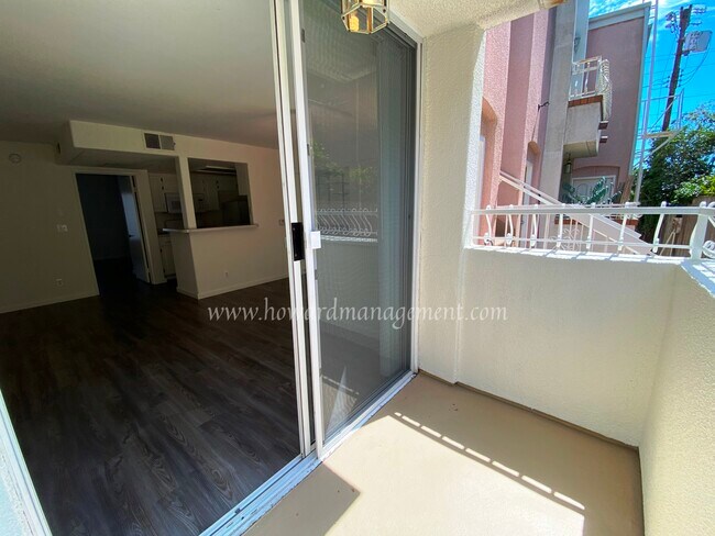 Foto del edificio - 2355 S Bentley Ave