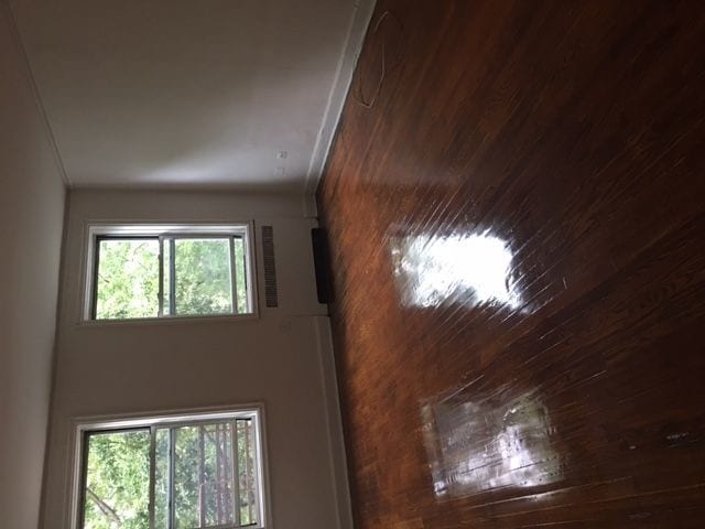 Building Photo - 725 Larchmont Acres