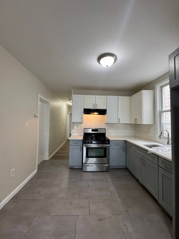 Building Photo - 426 S 17th St Building Photo - 426 S 17th St