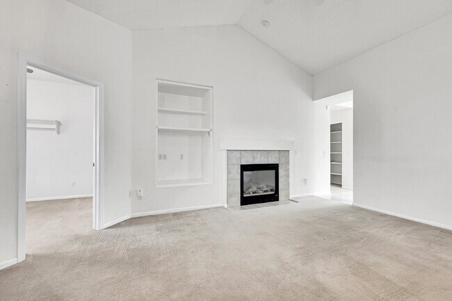 Building Photo - $2,100.00 - 3 Beds, 2 Baths, Single Family...