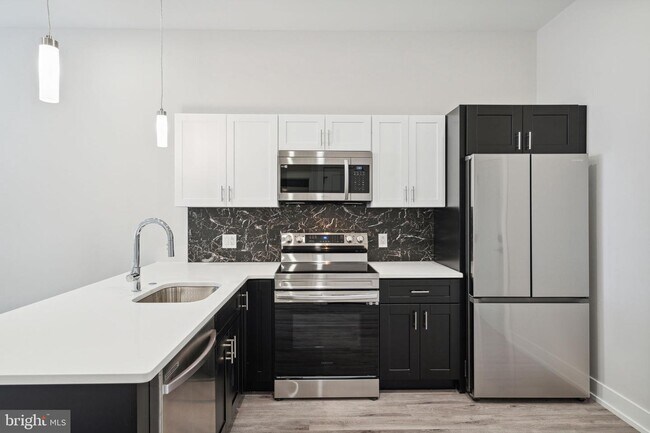 Building Photo - 6144 US-1